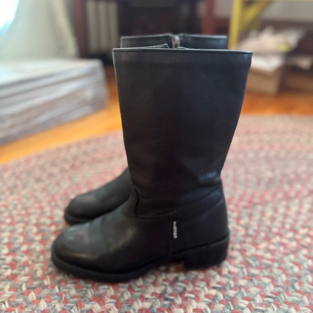 BLONDO Black Leather Boot